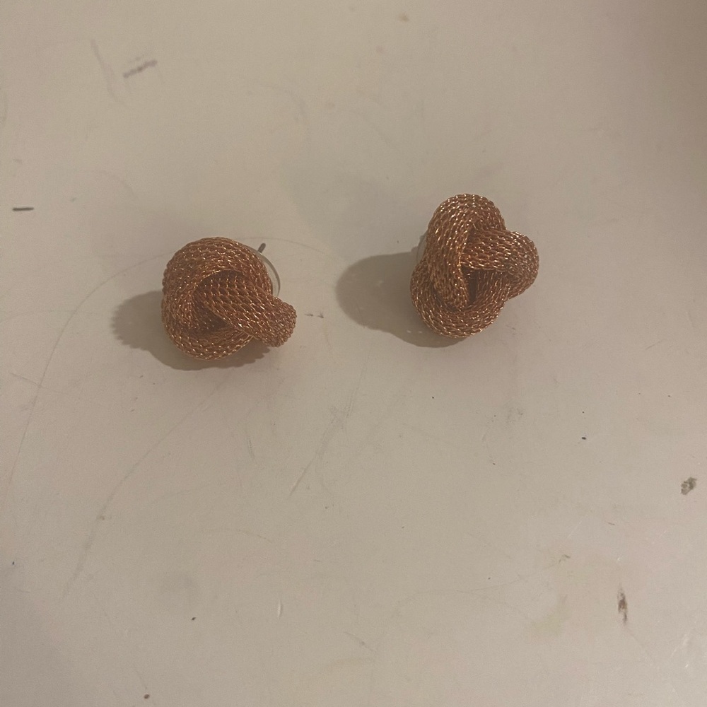 Elegant Bronze Knot Post Earrings (NZ)